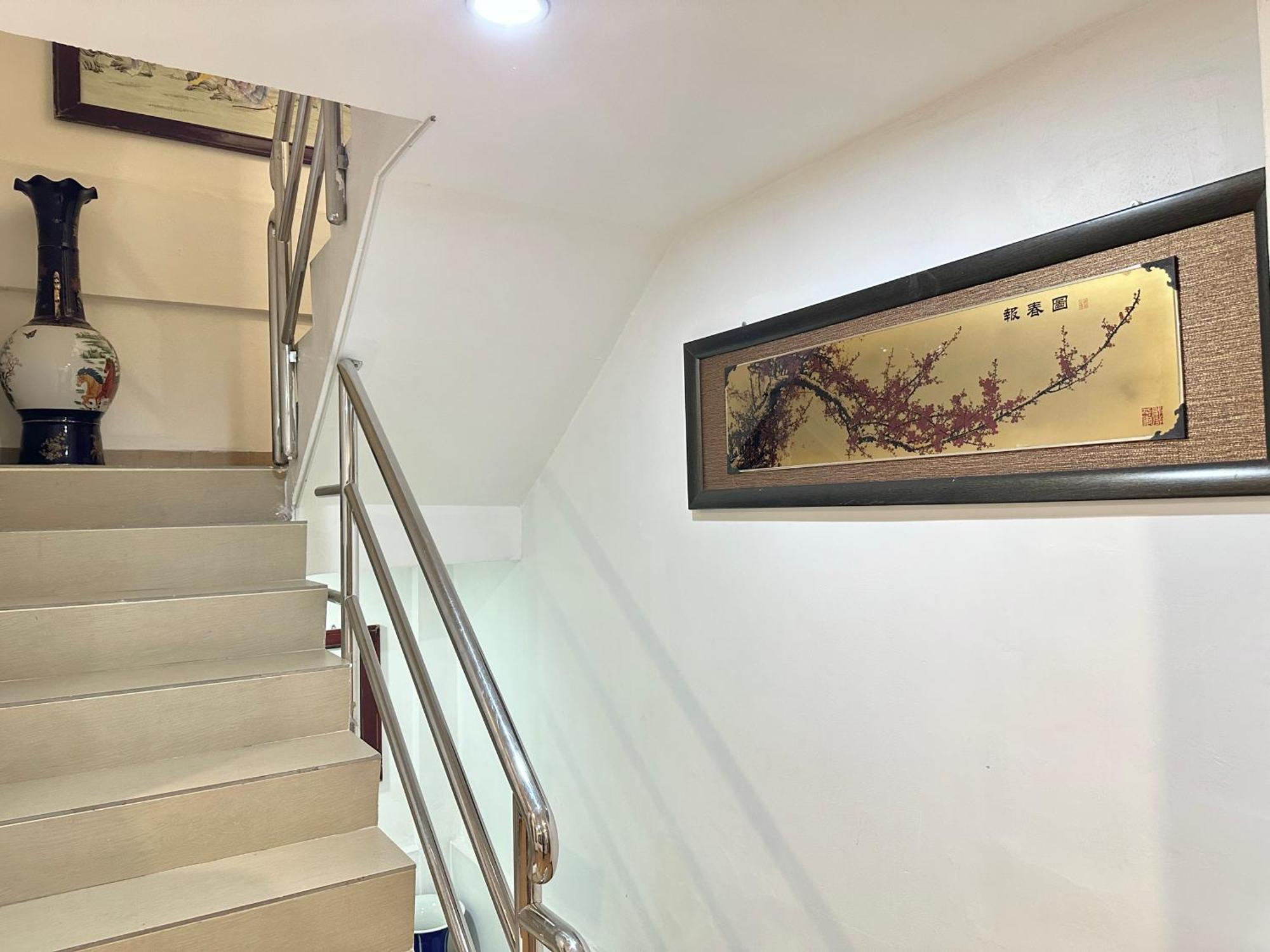 Longzhu Guesthouse Банкок Екстериор снимка