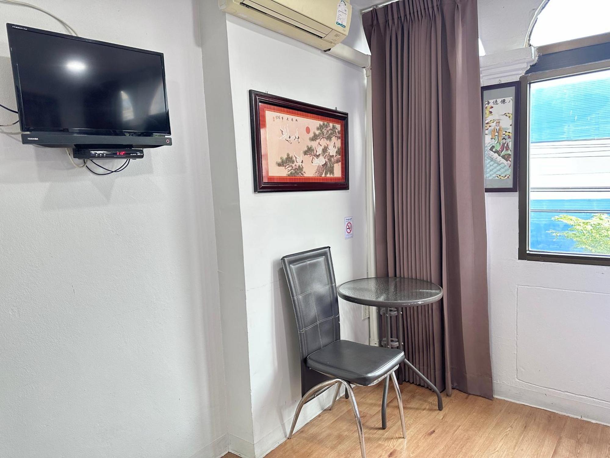 Longzhu Guesthouse Банкок Екстериор снимка