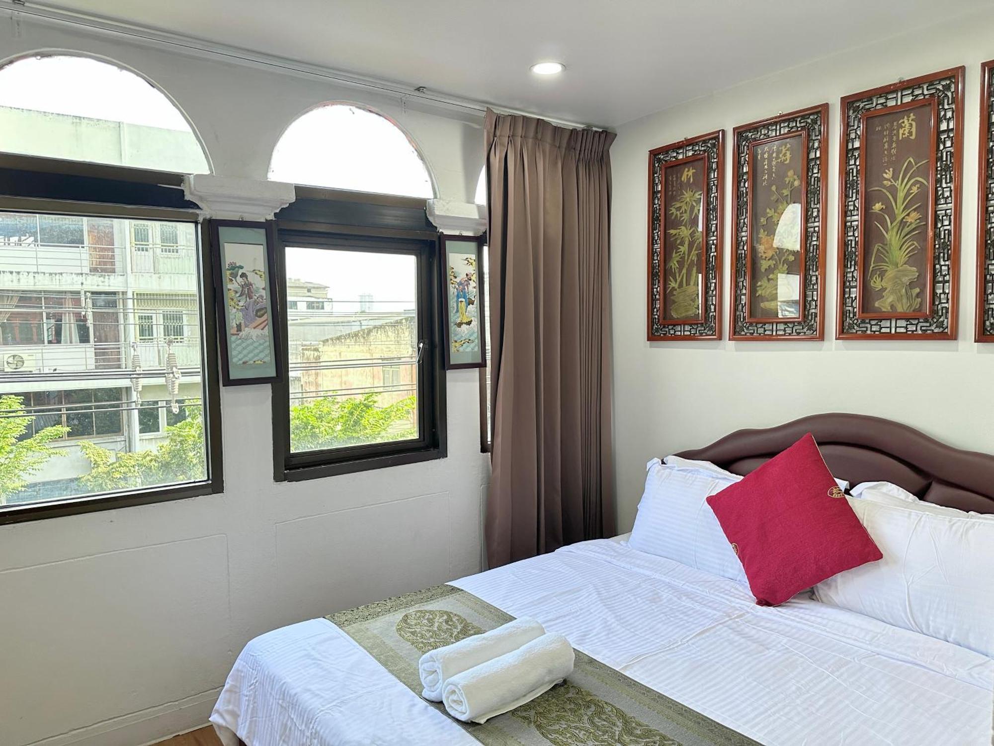 Longzhu Guesthouse Банкок Екстериор снимка