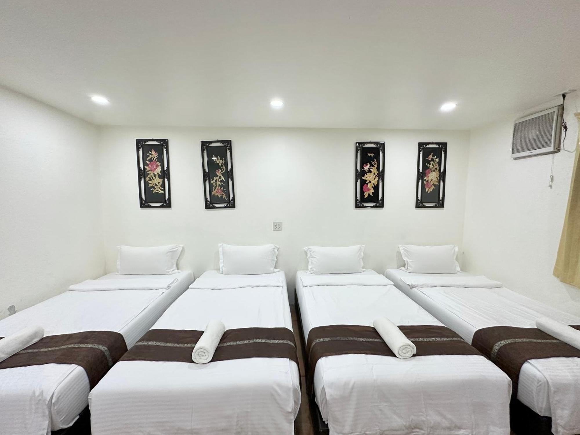 Longzhu Guesthouse Банкок Екстериор снимка