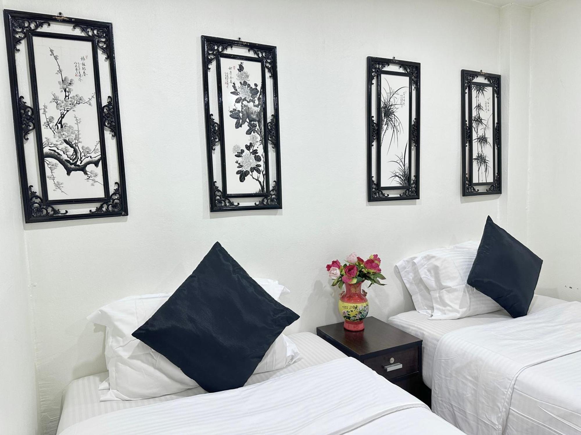 Longzhu Guesthouse Банкок Екстериор снимка