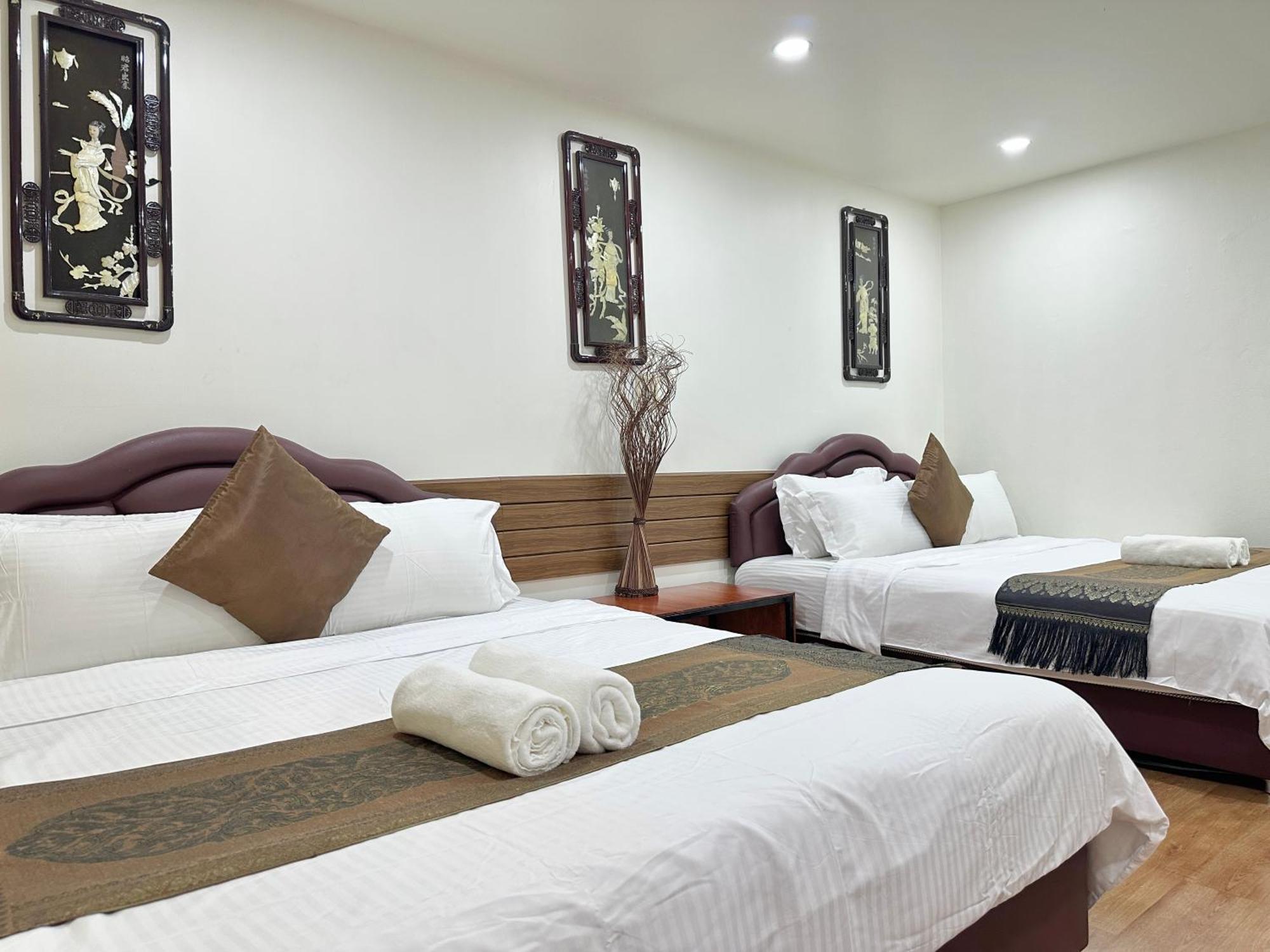 Longzhu Guesthouse Банкок Екстериор снимка