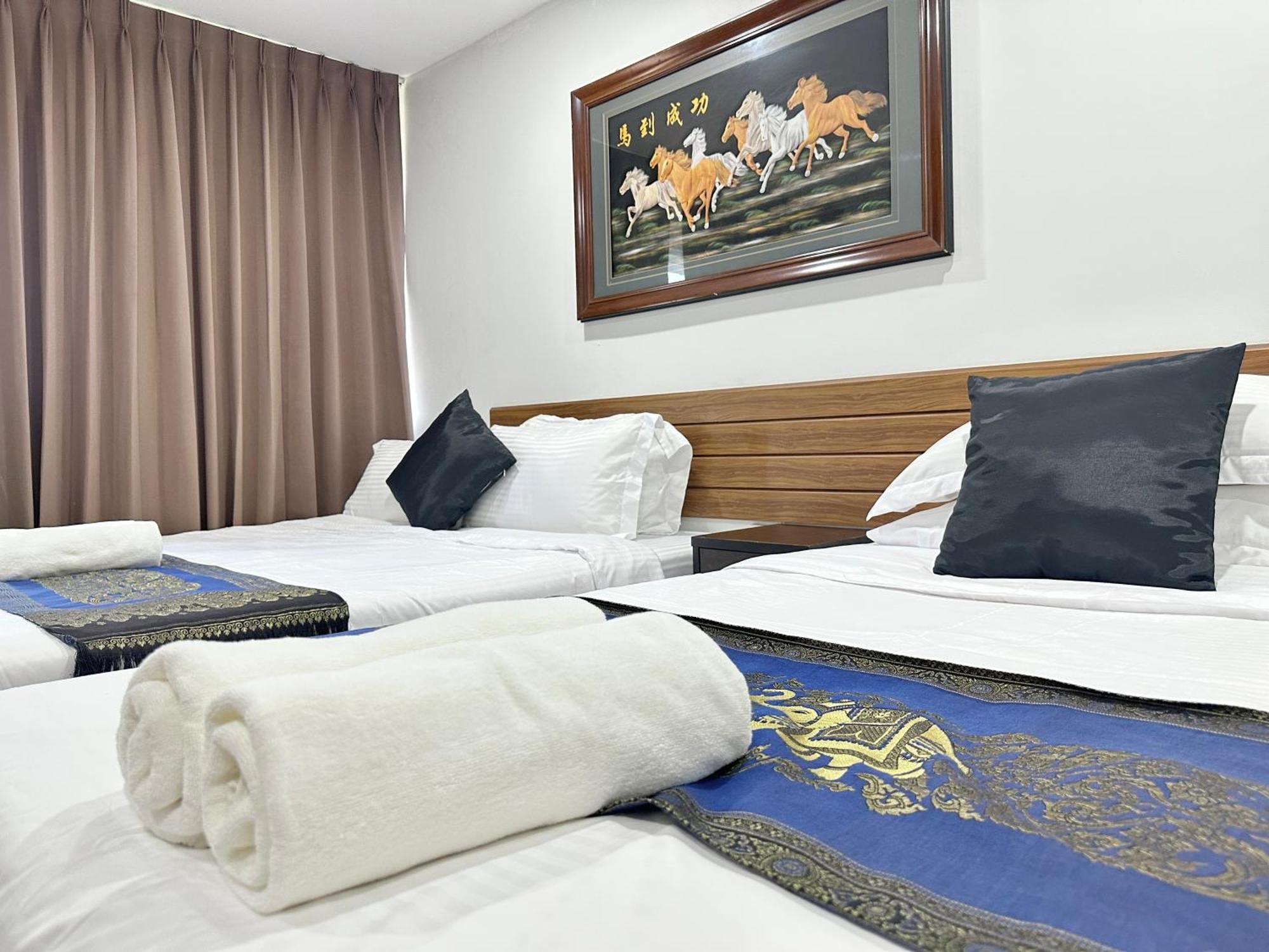 Longzhu Guesthouse Банкок Екстериор снимка