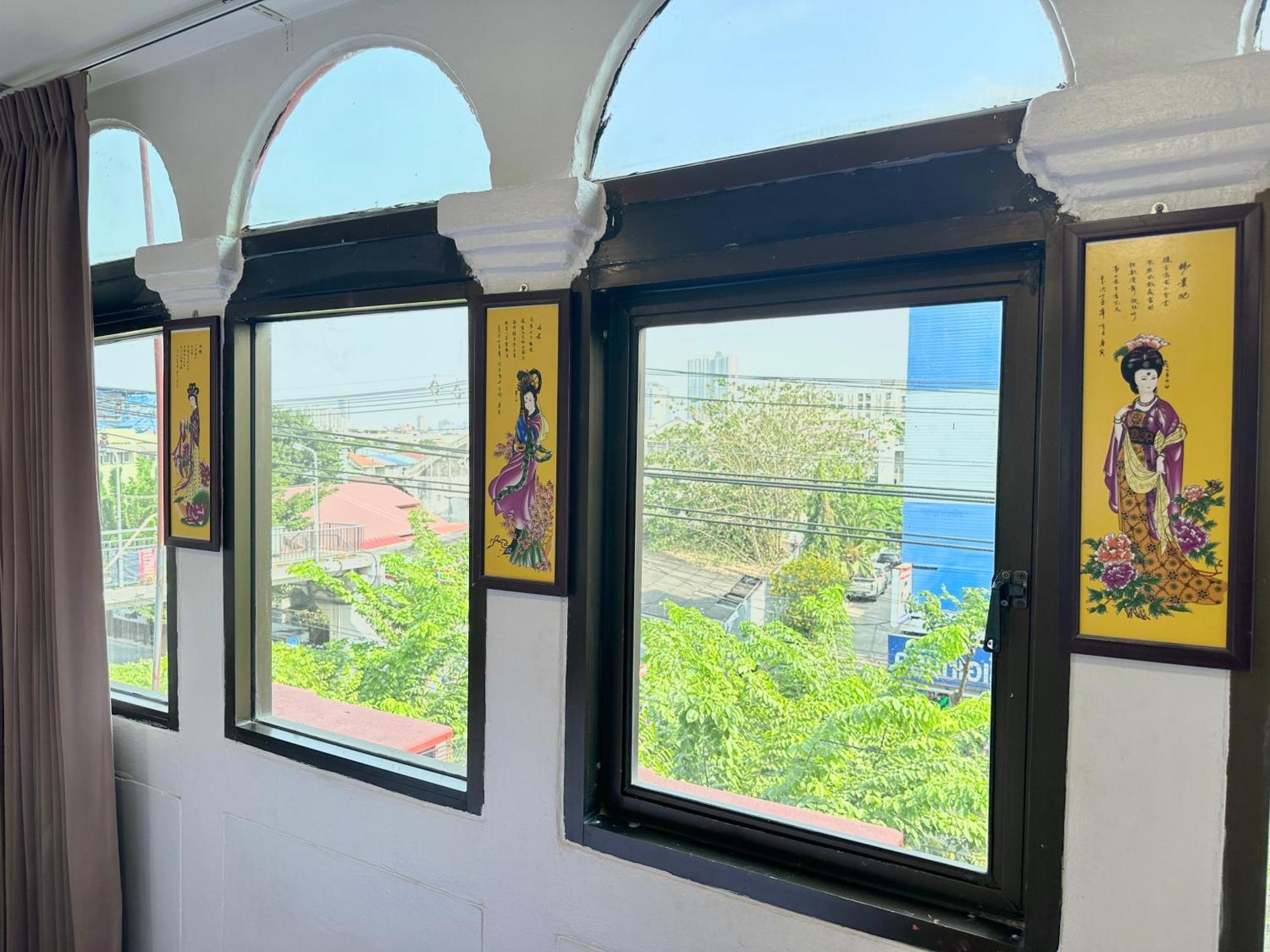 Longzhu Guesthouse Банкок Екстериор снимка